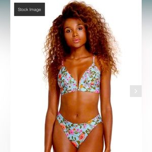 MAAJI WINDFLOWER STORIES PARADE LONG LINE TRIANGLE BIKINI TOP & CLASSIC BOTTOM